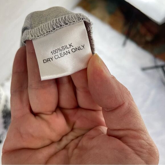 Saloni Floral Brushstroke Capped Sleeve Silk Top - Picture 7 of 7